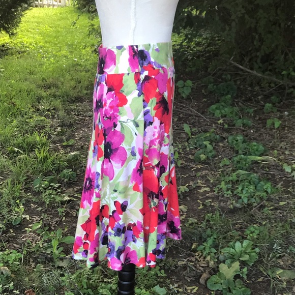 Judy Lee Cole☀️Floral swingy skirt - Picture 5 of 10